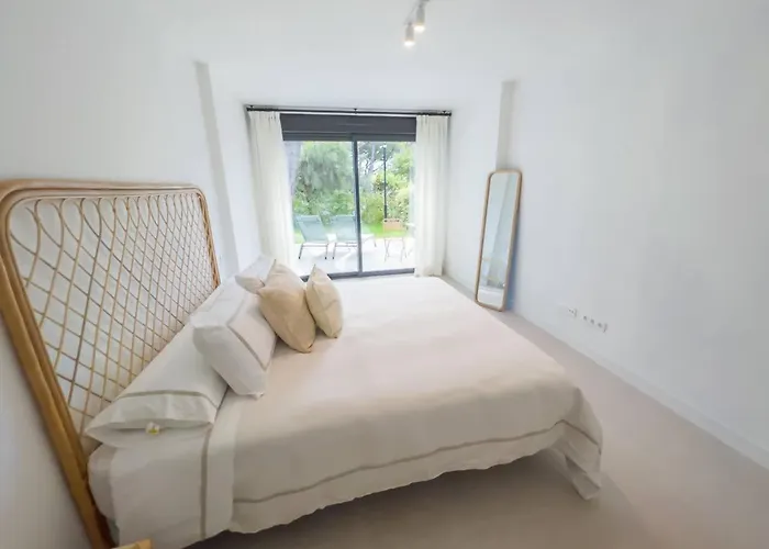 Bajo Con Jardin En La Milla De Oro * Marbella