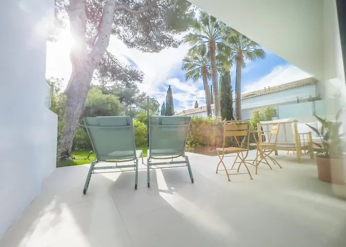 Bajo Con Jardin En La Milla De Oro * Marbella