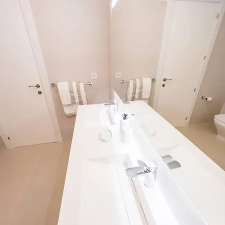 Bajo Con Jardin En La Milla De Oro 公寓 *