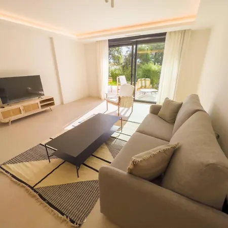 Apartment Bajo Con Jardin En La Milla De Oro Marbella