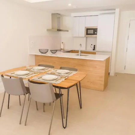 Bajo Con Jardin En La Milla De Oro 마르베야