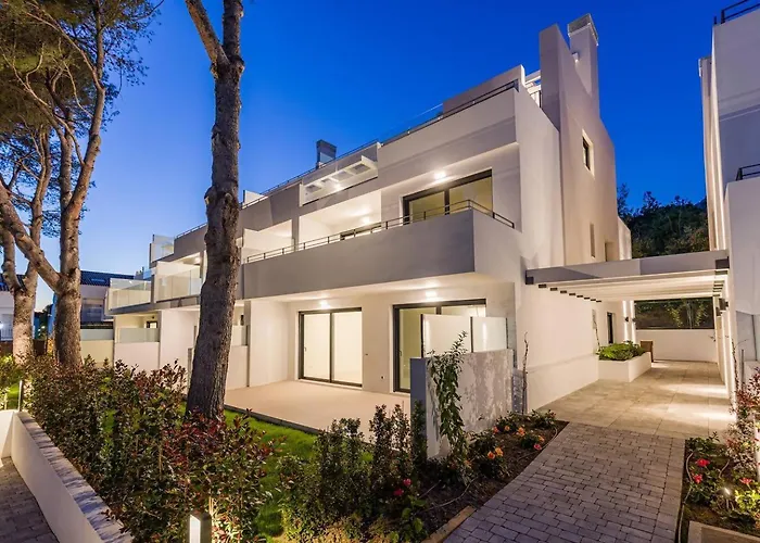 Bajo Con Jardin En La Milla De Oro Marbella
